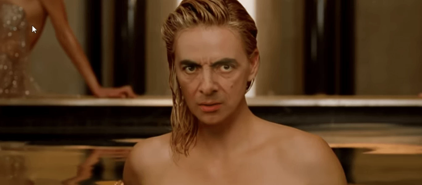 Viral βίντεο: Ο Μίστερ Μπιν μεταμορφώνεται σε Σαρλίζ Θερόν και «λυγίζει» το διαδίκτυο! (βίντεο)